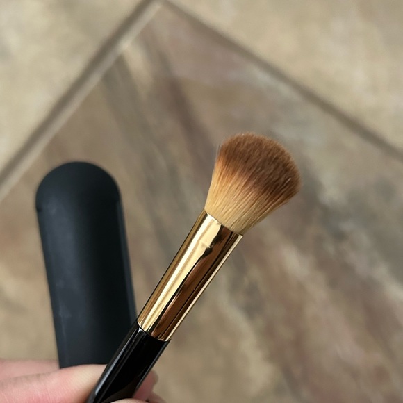 Chanel brushes - Picture 3 of 5